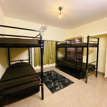 Crossroads Hostel 1980 Mysore Esterno foto